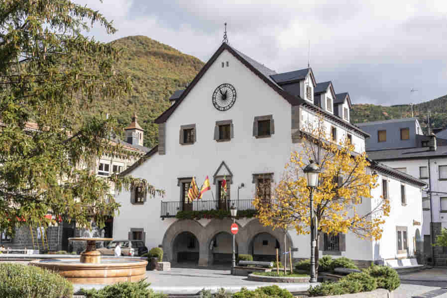 Huesca - Biescas 2 - Ayuntamiento.jpg